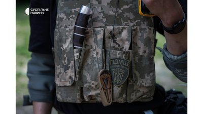 "Медикам нити не можна. В окопах ще гірше" — історії лікарів Донбасу