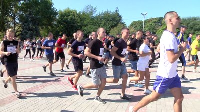У Херсоні відбувся забіг пам'яті "Шаную воїнів, біжу за героїв України"