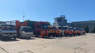 Працівники "А-Муссону" знову зібралися під стінами міськради в Сумах Працівники "А-Муссону" знову зібралися під стінами міськради в Сумах