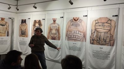 У Києві відбулася виставка майстерні артактивізму "Херсон зсередини та ззовні" У Києві відбулася виставка майстерні артактивізму "Херсон зсередини та ззовні"