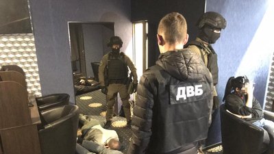 У Житомирі поліція втретє за місяць закрила гральний заклад, який продовжує відновлювати роботу