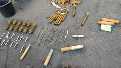Їхав під час комендантської години: на Вінниччині чоловік перевозив зброю та боєприпаси