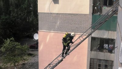 У Херсоні горіла квартира у багатоповерхівці У Херсоні горіла квартира у багатоповерхівці