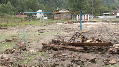 Село Розтоки - дорогу розмило, будинки підтопило. Негода на Прикарпатті Село Розтоки - дорогу розмило, будинки підтопило. Негода на Прикарпатті