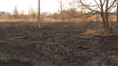 Рятувальники та поліцейські перевіряють, як утилізують листя на Черкащині Рятувальники та поліцейські перевіряють, як утилізують листя на Черкащині