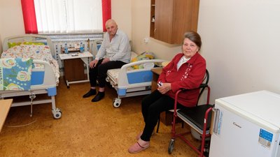 Евакуація останніх жителів Долинки під обстрілом
