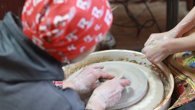 У Каневі на Черкащині провели майстерклас із гончарства У Каневі на Черкащині провели майстерклас із гончарства