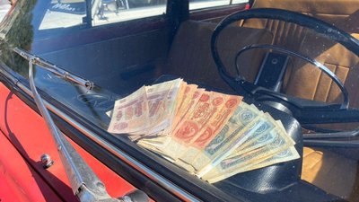 Радянські автівки, вінтажні речі та косплеї: як минув ретро-фестиваль в Одесі Радянські автівки, вінтажні речі та косплеї: як минув ретро-фестиваль в Одесі