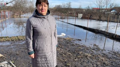 "Вода підійшла мало не до хати". У жителів Басів у Сумах підтоплені двори "Вода підійшла мало не до хати". У жителів Басів у Сумах підтоплені двори