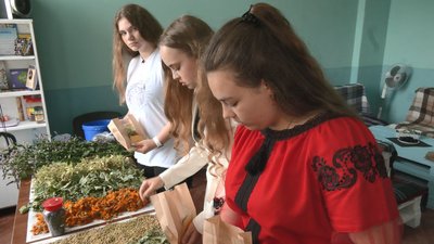 "Випий чаю з Чорнобаю": на Черкащині молодь готує чаї для військових