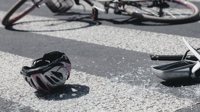 Дитина та водій електровелосипеда зазнали травм в аваріях на Чернігівщині