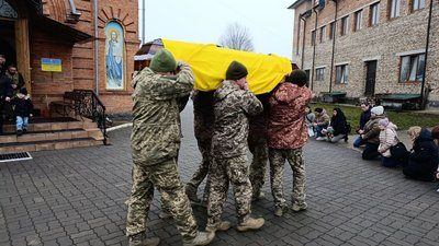 У Свято-Георгієвському храмі Хмельницького попрощалися з 27-річним Юрієм Холміцьким