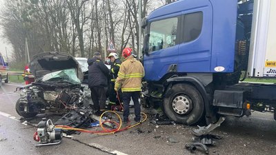 На трасі Київ-Чоп трапилось автозіткнення: одна людина загинула
