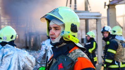 Пожежу від влучання російської ракети на Черкащині ліквідували Пожежу від влучання російської ракети на Черкащині ліквідували