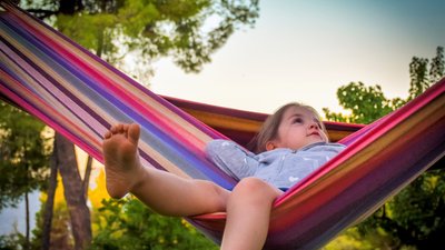 Грози з градом на заході та до + 36° на решті територій. Погода на четвер