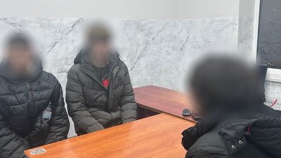 Підозрювані, бійка