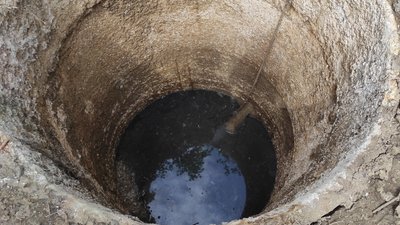 У Центральному районі Миколаєва частину дворів та будинків затопило нечистотами У Центральному районі Миколаєва частину дворів та будинків затопило нечистотами