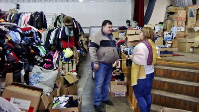 З Маневич – на схід та південь: яку допомогу возять із волонтерського центру на Волині З Маневич – на схід та південь: яку допомогу возять із волонтерського центру на Волині