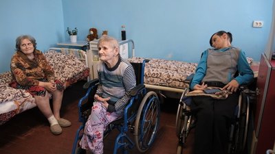 “Стали рідними”: як у психоневрологічному інтернаті на Вінниччині доглядають за переселенцями з Дніпропетровщини “Стали рідними”: як у психоневрологічному інтернаті на Вінниччині доглядають за переселенцями з Дніпропетровщини