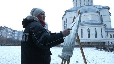 Прибирає вулиці і пише картини. Іванофранківка Анна Прядка