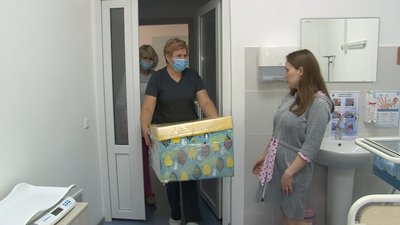 У Черкасах породіллям вперше вручили оновлені "пакунки малюка" У Черкасах породіллям вперше вручили оновлені "пакунки малюка"