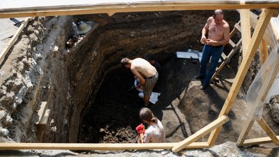 В Одесі на Приморському бульварі тривають археологічні розкопки: тут шукають фортецю Хаджибей