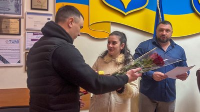 Отримали поранення на полі бою: у Житомирі трьом десантникам вручили нагороди Отримали поранення на полі бою: у Житомирі трьом десантникам вручили нагороди