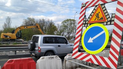 У Києві на Радунській протягом двох тижнів буде частково обмежений рух транспорту
