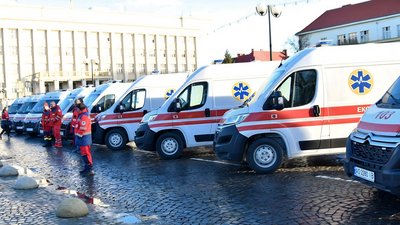 Закарпаття отримало десять нових автомобілів швидкої допомоги Закарпаття отримало десять нових автомобілів швидкої допомоги