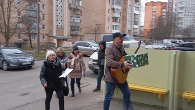 волонтери, подарунок, різдво, світло реформації