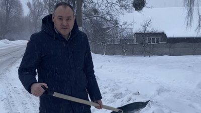 На Рівненщині мер міста запустив флешмоб аби допомогти комунальникам На Рівненщині мер міста запустив флешмоб аби допомогти комунальникам