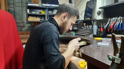 "Жаль, що не можна працювати без вихідних". Кропивницький ювелір Ролан Золотарьов "Жаль, що не можна працювати без вихідних". Кропивницький ювелір Ролан Золотарьов