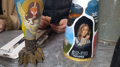 "Метал перемоги": на Волині діти розмальовують гільзи та уламки ракет "Метал перемоги": на Волині діти розмальовують гільзи та уламки ракет