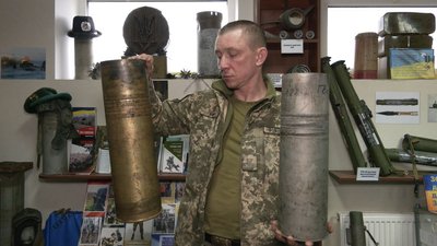 "Малюємо перемогу": черкаські волонтери започаткували проєкт на допомогу ЗСУ "Малюємо перемогу": черкаські волонтери започаткували проєкт на допомогу ЗСУ