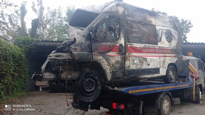 "Час від часу дістають уламки": харків'янин вивозив авто медиків з-під обстрілів та підірвався на міні "Час від часу дістають уламки": харків'янин вивозив авто медиків з-під обстрілів та підірвався на міні