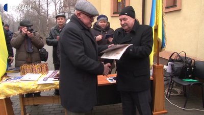 Нагрудними знаками нагородили у Черкасах ліквідаторів аварії на ЧАЕС