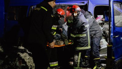 На Тернопільщині у ДТП потрапив автобус: 9 травмованих На Тернопільщині у ДТП потрапив автобус: 9 травмованих