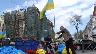 Пускають по двоє та в масках: як проходять роковини 2 травня Одесі Пускають по двоє та в масках: як проходять роковини 2 травня Одесі