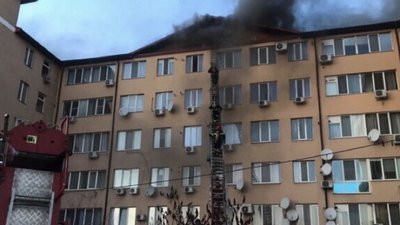 Пожежу у батагоповерхівці в Харкові гасили 40 рятувальників
