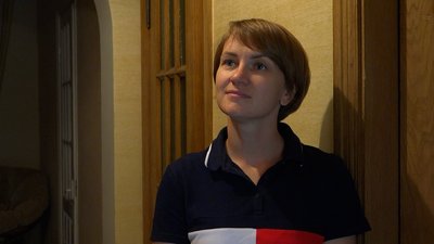 У Чернігові монах з Нідерландів допомагає розбирати завали будинків У Чернігові монах з Нідерландів допомагає розбирати завали будинків