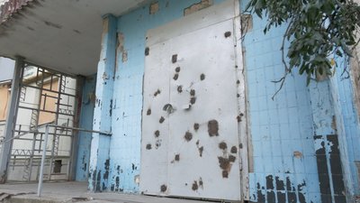 У Харкові мешканці обстріляної багатоповерхівки просять обстежити будинок У Харкові мешканці обстріляної багатоповерхівки просять обстежити будинок