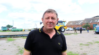 Комбайн від благодійників працюватиме на Охтирщині Сумської області Комбайн від благодійників працюватиме на Охтирщині Сумської області