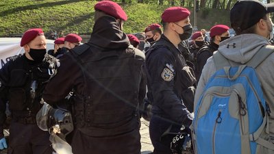 "Прийшли, тому що безробітні". Під Кабміном протестують підприємці "Прийшли, тому що безробітні". Під Кабміном протестують підприємці