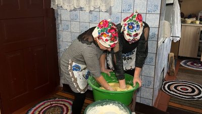 "Дай, Боже, діждати, ще й собі коровай вбірати": традиція випікання короваю на Волині "Дай, Боже, діждати, ще й собі коровай вбірати": традиція випікання короваю на Волині