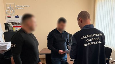 На Закарпатті посадовця Служби відновлення інфраструктури підозрюють у розтраті грошей