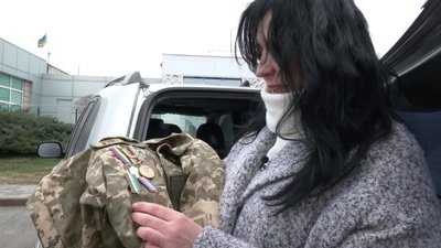 "Я їду до друзів": як харків'янка продовжує волонтерство після трьох років на фронті "Я їду до друзів": як харків'янка продовжує волонтерство після трьох років на фронті