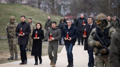 Місто, яке світ не забуде: Зеленський і топ-посадовці чотирьох країн відвідали Бучу у річницю звільнення від військ РФ