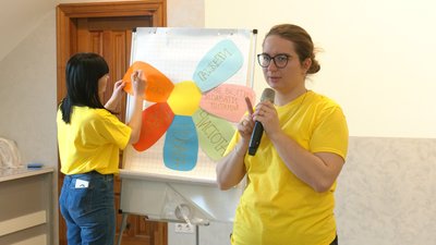 В Івано-Франківську стартував ресурсно-відпочинковий табір для дітей загиблих воїнів "Пасіка любові" В Івано-Франківську стартував ресурсно-відпочинковий табір для дітей загиблих воїнів "Пасіка любові"