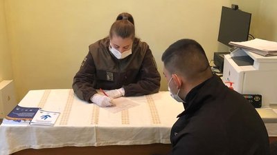 Луцькі прикордонники затримали сирійця, який намагався перепливти до Польщі Луцькі прикордонники затримали сирійця, який намагався перепливти до Польщі
