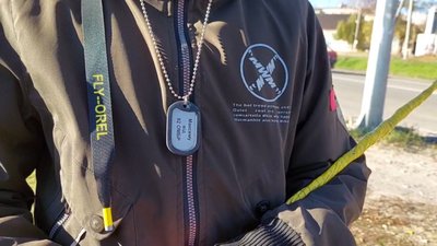"Хочу, щоб ми перемогли і я грався з друзями": на Харківщині 12-річний Максим вітає військових на трасі